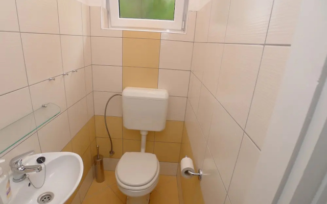 Apartment for six Persons With Three Bedrooms and Internet