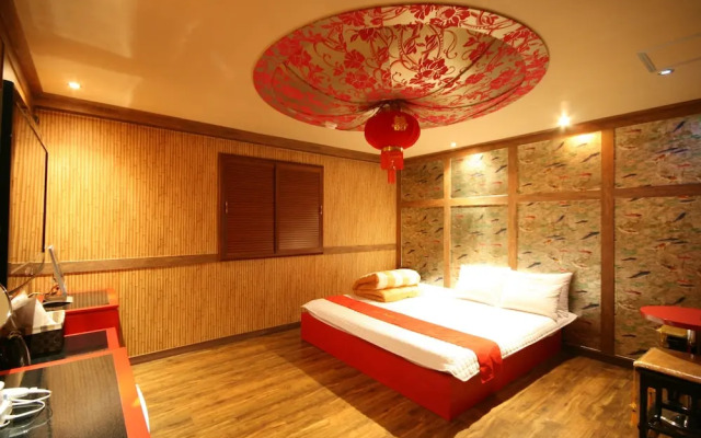 Hera Hotel