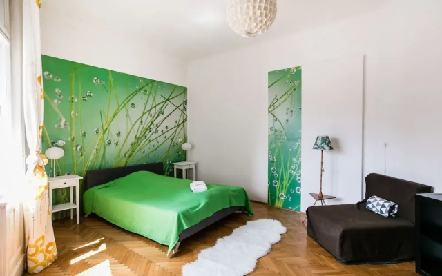 Revay 2 Apartment