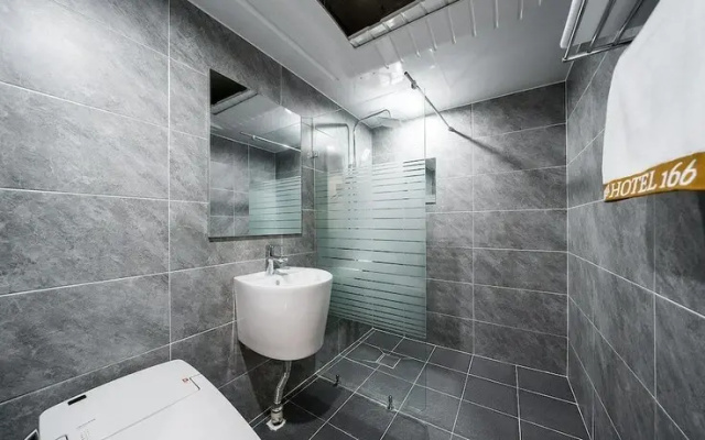 HOTEL166