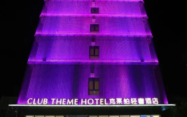 Club Theme Hotel