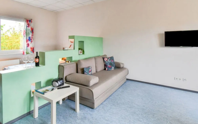 Modish Apartment in Rövershagen near Sea