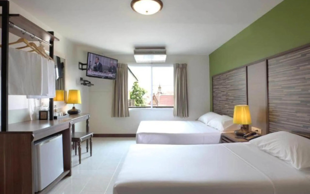 Rambuttri Village Inn & Plaza