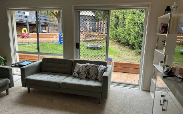 Cozy Curtin- 3 Guests House