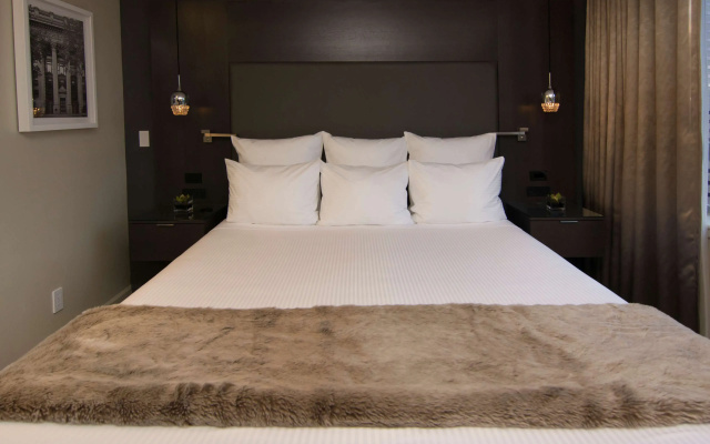 The Benson Portland, Curio Collection by Hilton