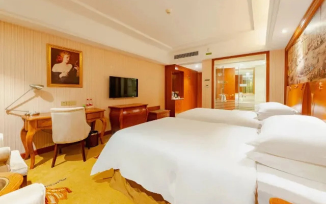 Vienna Hotel (Shenzhen Longgang Xinsheng Metro Station Branch)