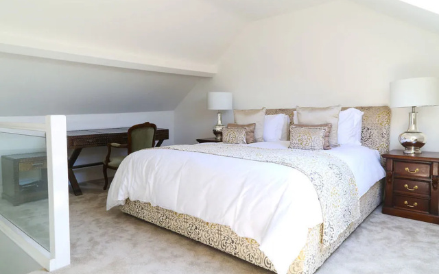 Cathedral73 Hotel
