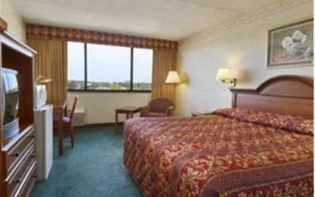 Stratford Hotel & Conference Center