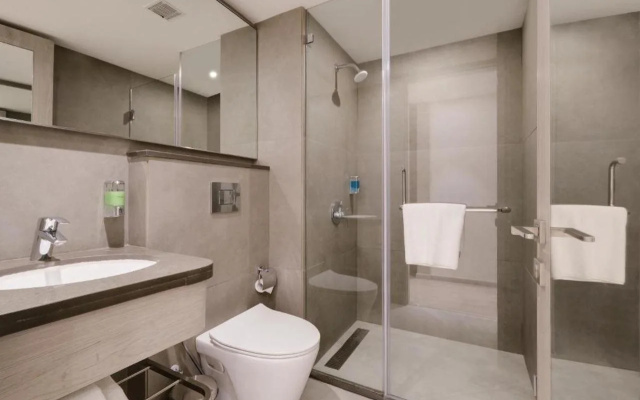 7 Apple Hotel Mahape