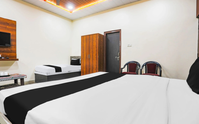 Capital O 41561 Hotel Paradise Residency
