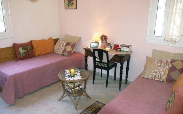 Amazing Home in Methoni Messinia With Wifi and 4 Bedrooms