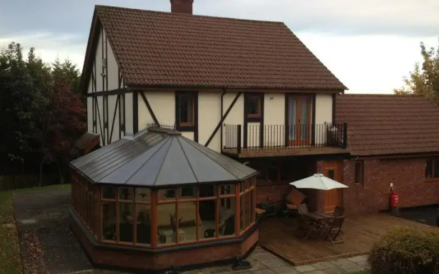 Ashgrove Villa B&B