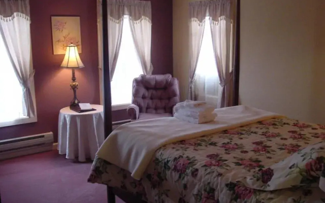 The Pines Inn Lake Placid