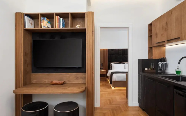 Voukourestiou Signature Suite
