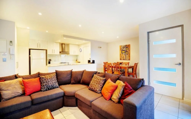 K-Bay 5 Apartment