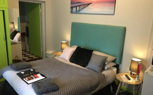 Hello Adelaide Motel and Apartments