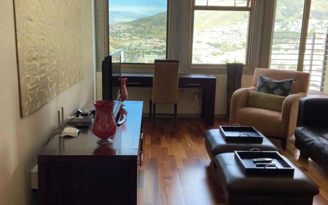 Modern, central, at 19th floor with amazing views