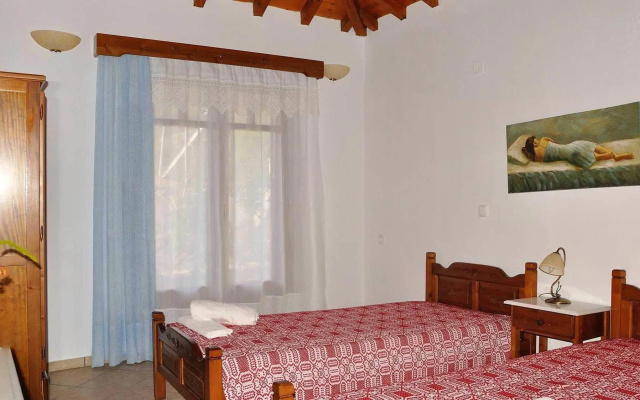 Anatoli Villa