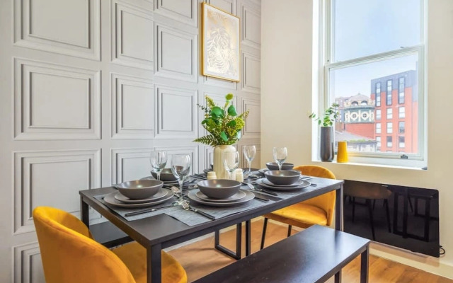 Spacious Apartment for Groups in City Centre