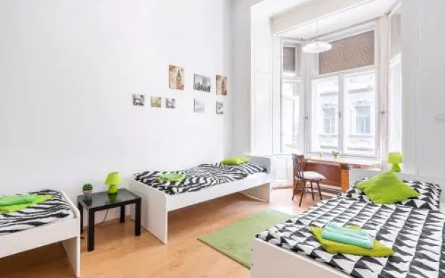 Izabella Home 2 Budapest