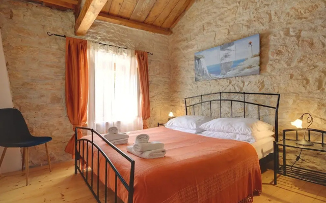 Villa in Batlug With Private Pool