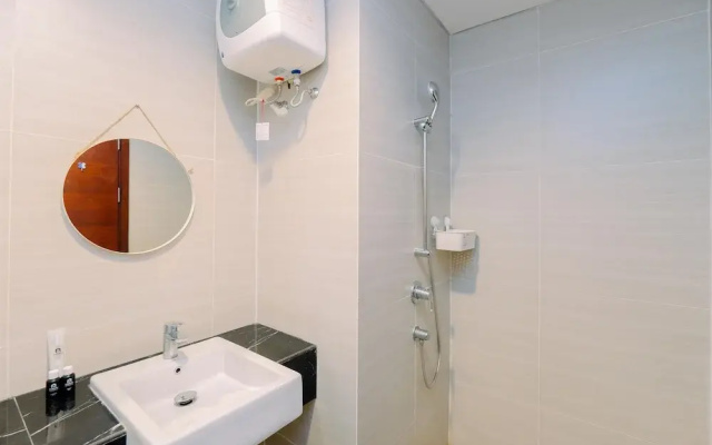 Cozy And Warm Studio At West Vista Apartment