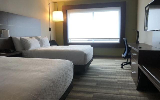 Holiday Inn Express & Suites Madison West Middleton