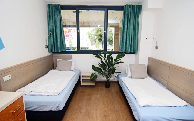 WOW City Hostel