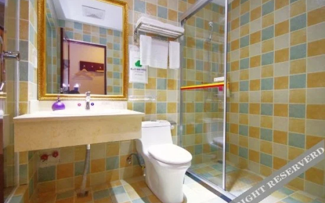 Super 8 Hotel Wuyi Square Branch