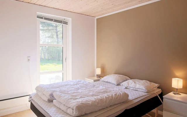 10 Person Holiday Home in Vaeggerlose