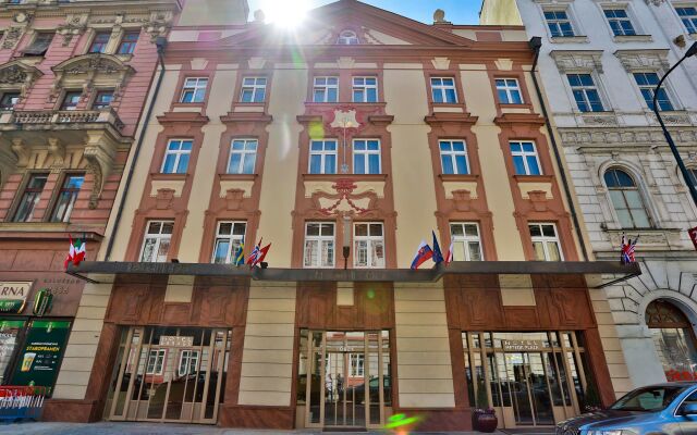 Best Western Plus Hotel Meteor Plaza вид на фасад