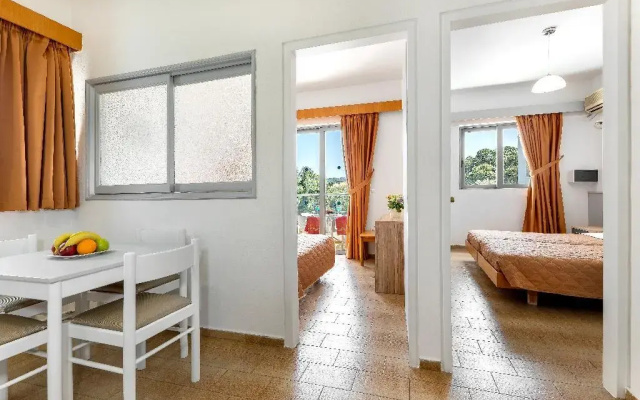 Anixis Hotel