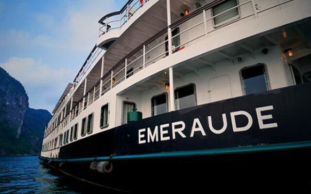 Отель Emeraude Classic Cruises вид на фасад
