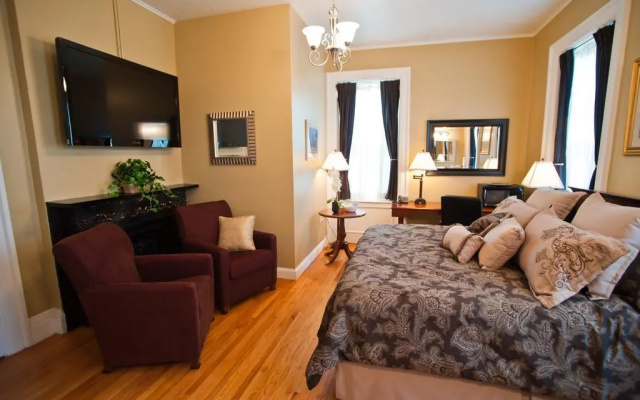 Beacon Hotel Oswego