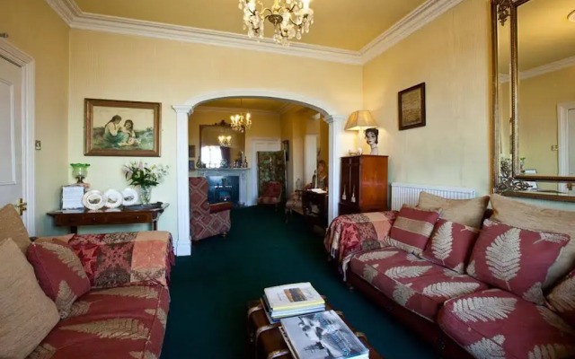 Tides Reach Guest House