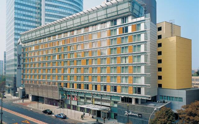 Отель Radisson Collection Hotel Warsaw Польша, Варшава - 12 отзывов об отеле, цены и фото номеров - забронировать отель Radisson Collection Hotel Warsaw онлайн вид на фасад