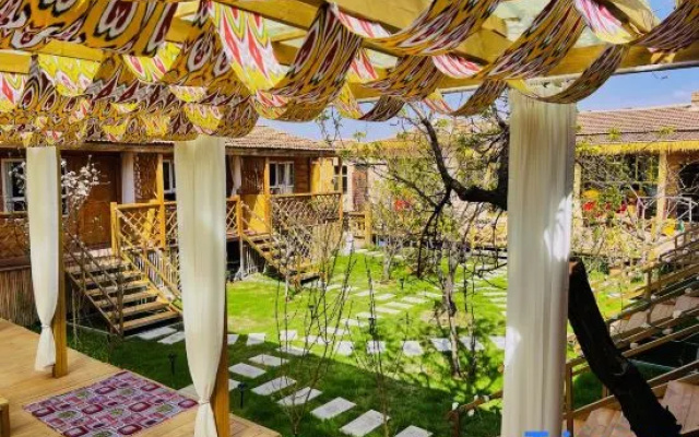 Tukes County Yunian Homestay