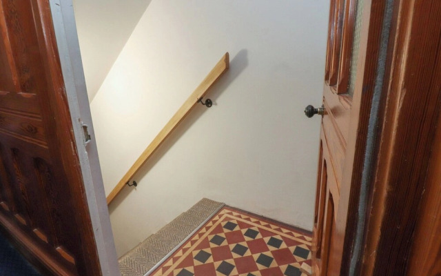 Paramount Apartments