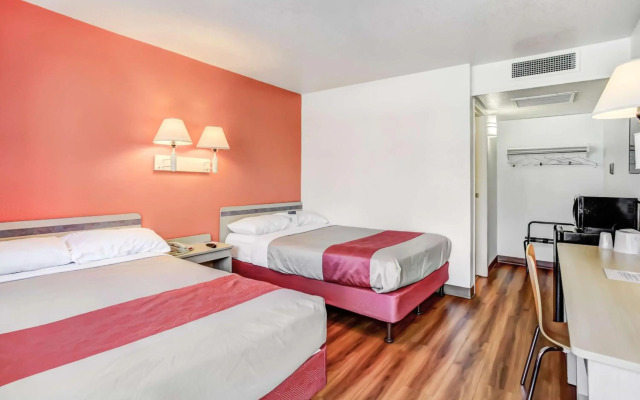 Motel 6 Medford, OR