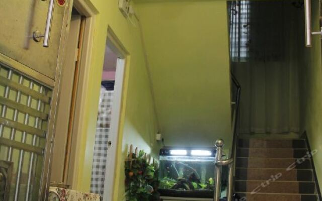 Отель A.T West Street Homestay вид на фасад