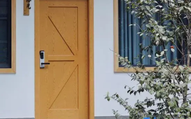 Dujiangyan Chestnut Forest Farmhouse