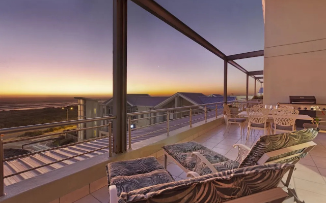 Penthouse F23 Seaside Village