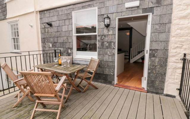 24 Foss Street