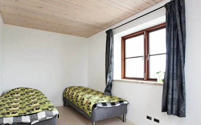 8 Person Holiday Home in Harpelunde-by Traum