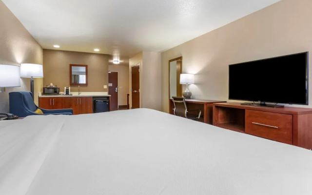 MainStay Suites