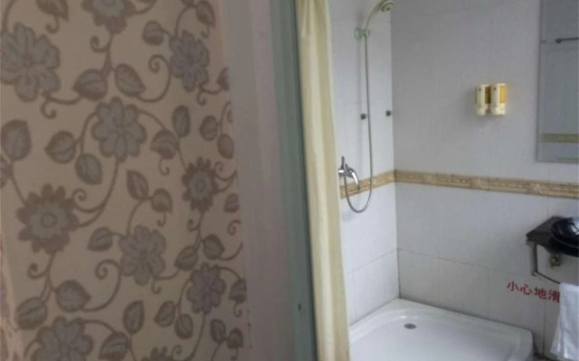 Xingyi Longtai Inn