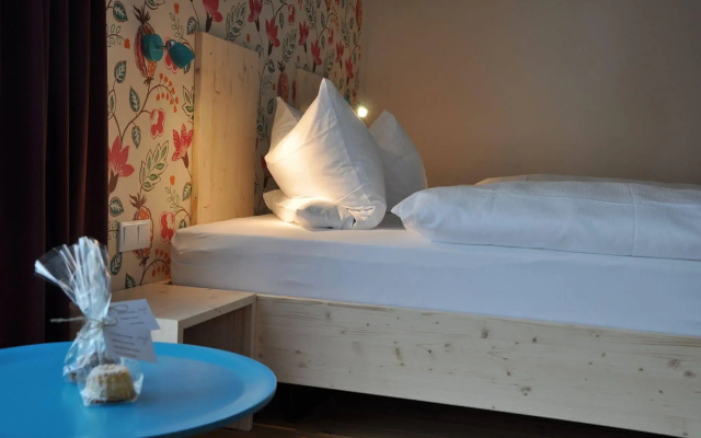Johannishof Wine-Cafe & Guesthouse