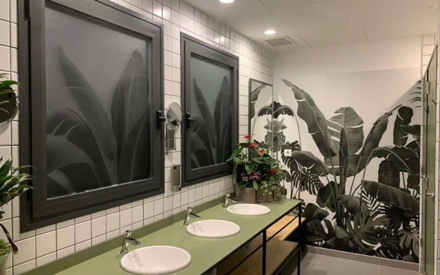 VTZ The Botanic Hostel