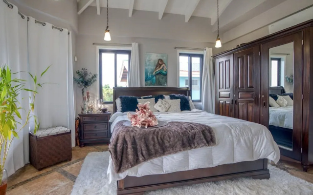 Luxury Oceanfront Villa w 2 Pools Beach Pier