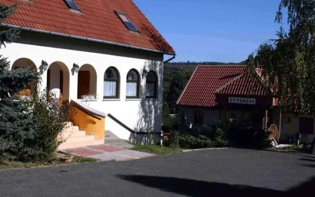 Well Panzió
